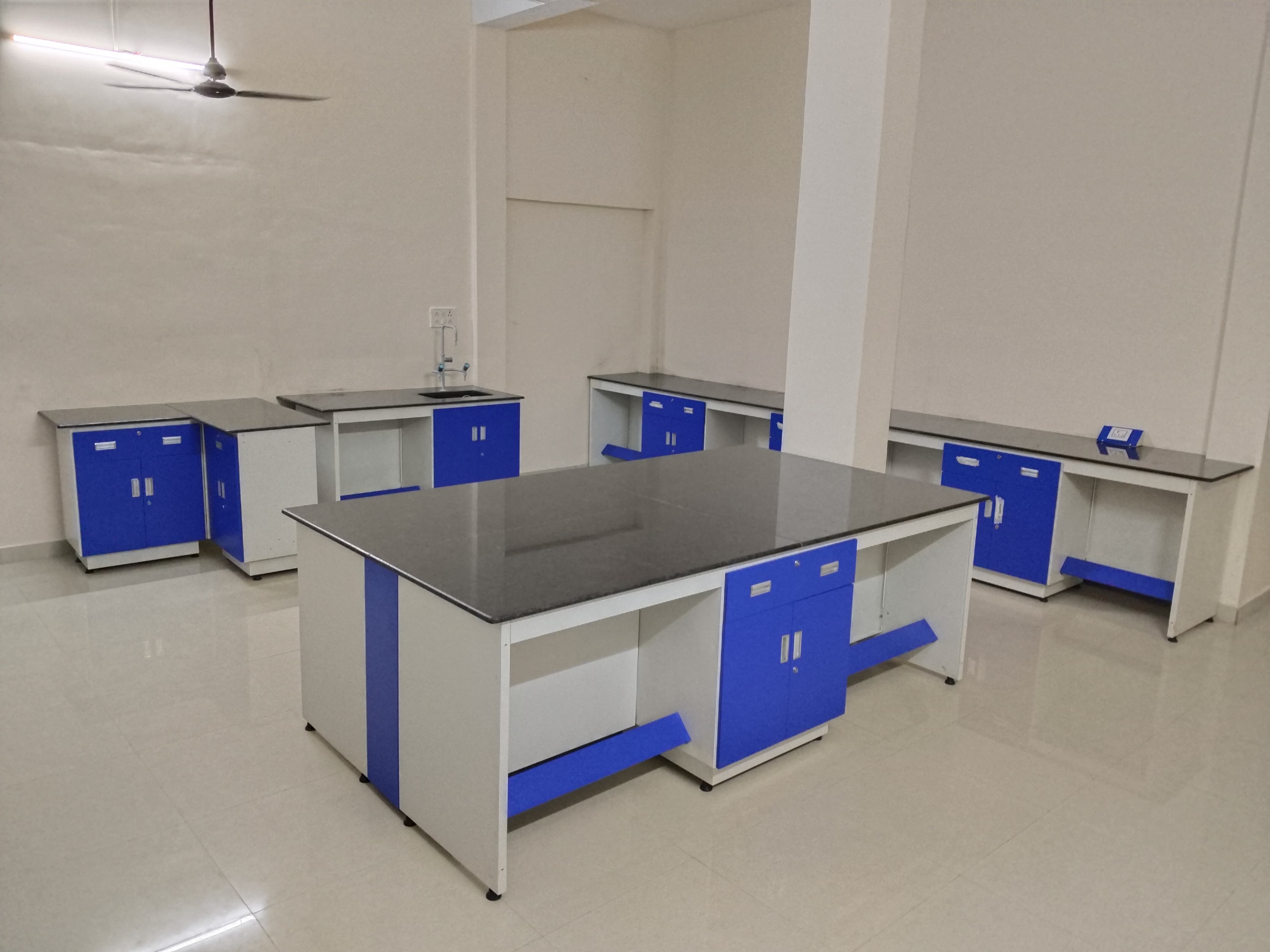 diagnostic lab furniture 