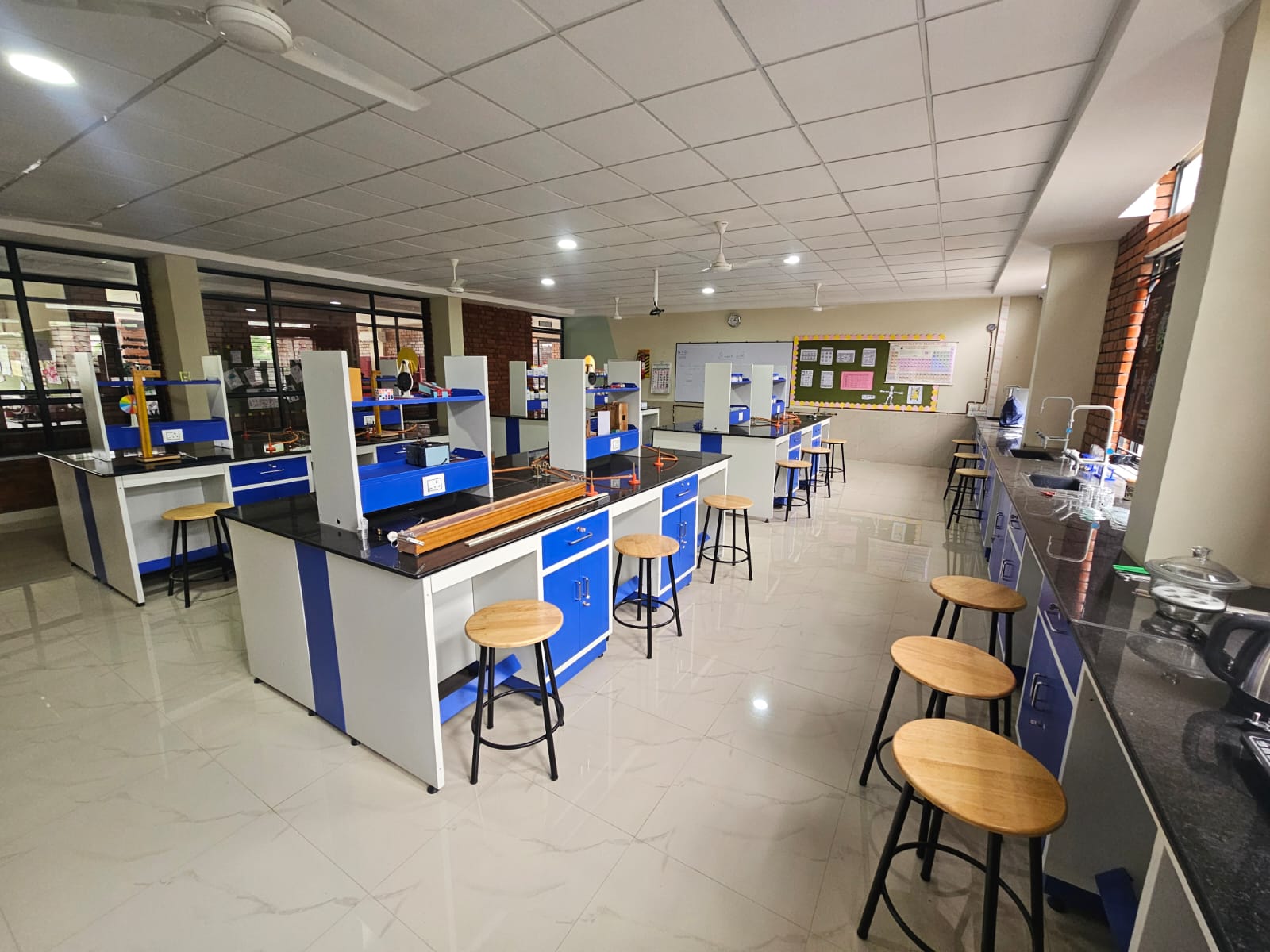 biotechnology lab furniture 