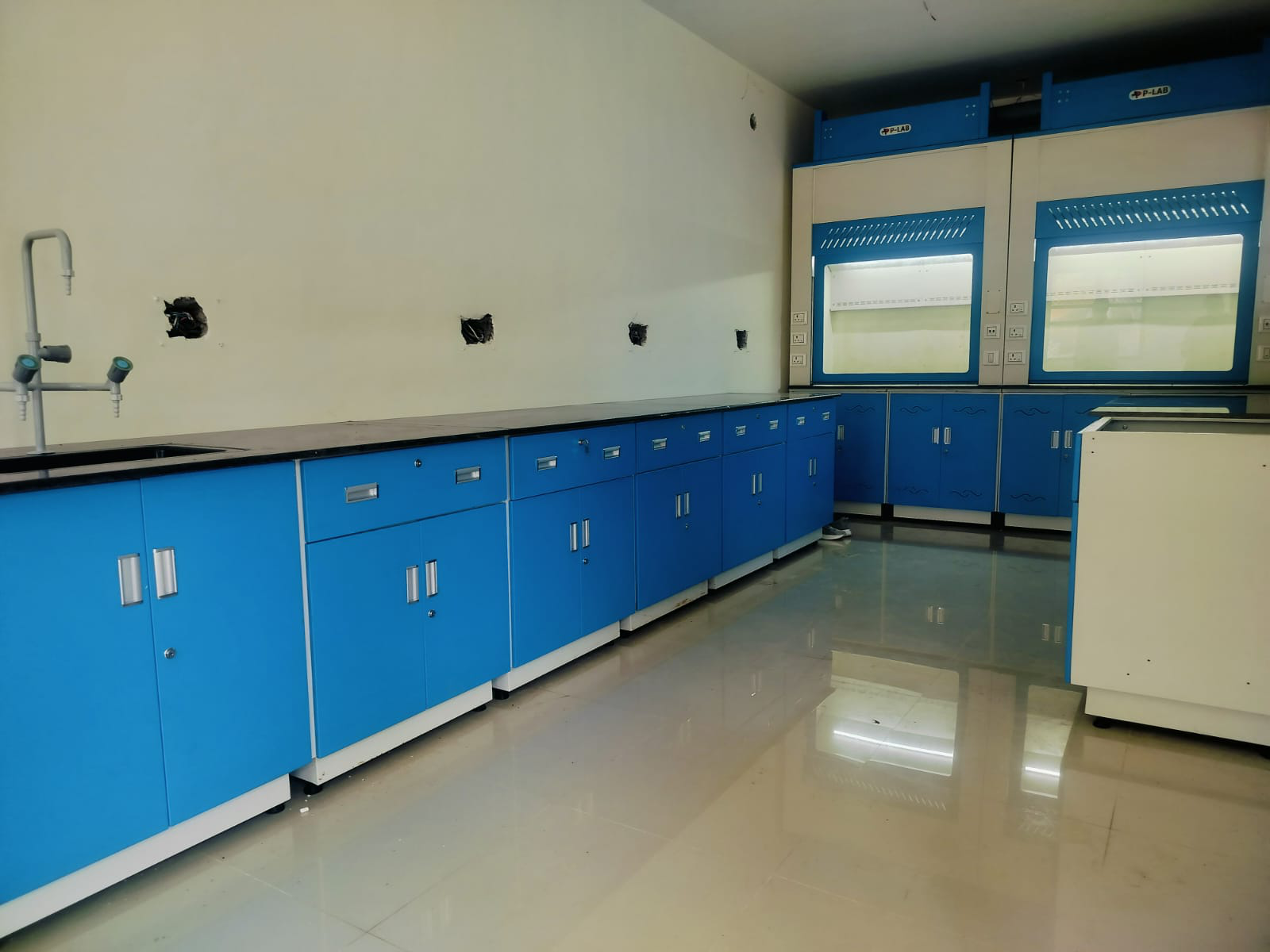 lab furniture manufacturer in Coimbatore