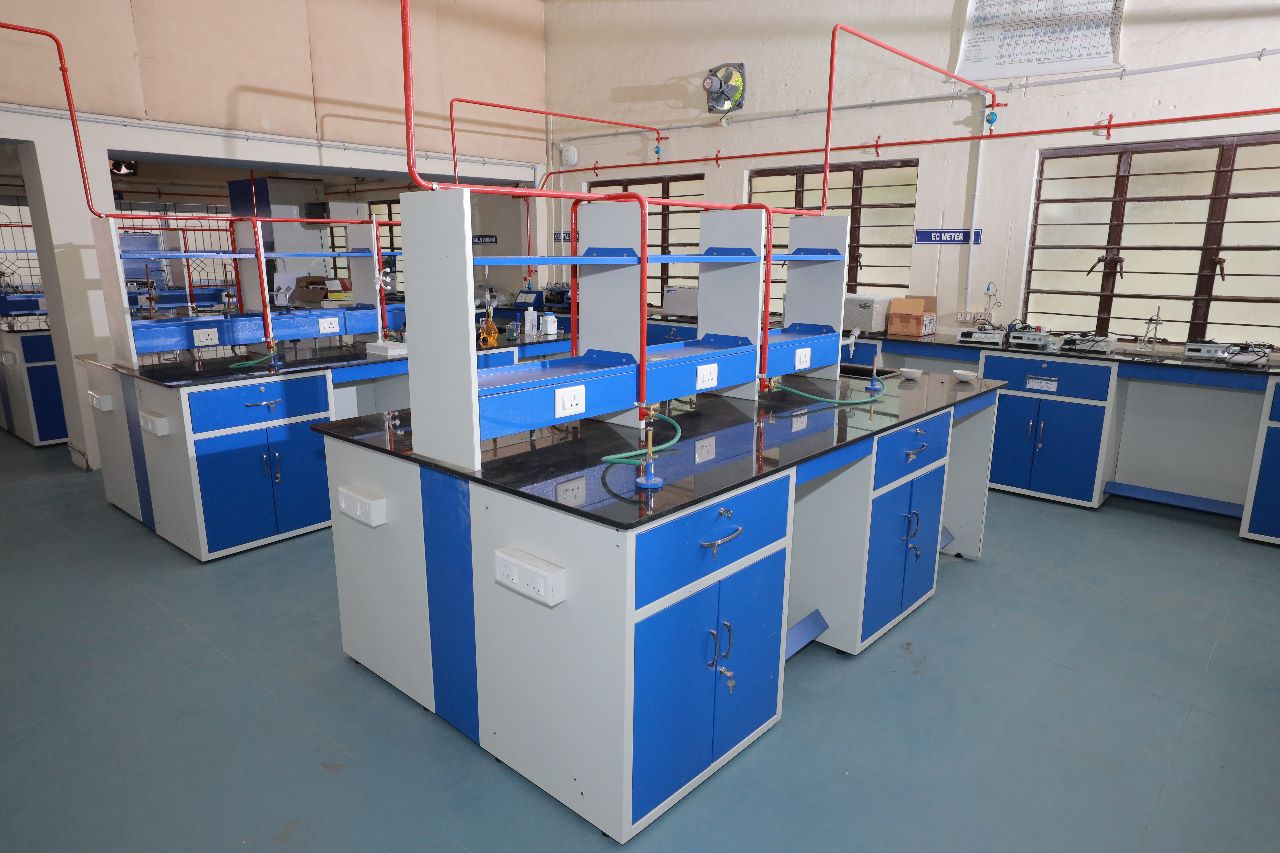 lab furniture manufacturer in Kakinada