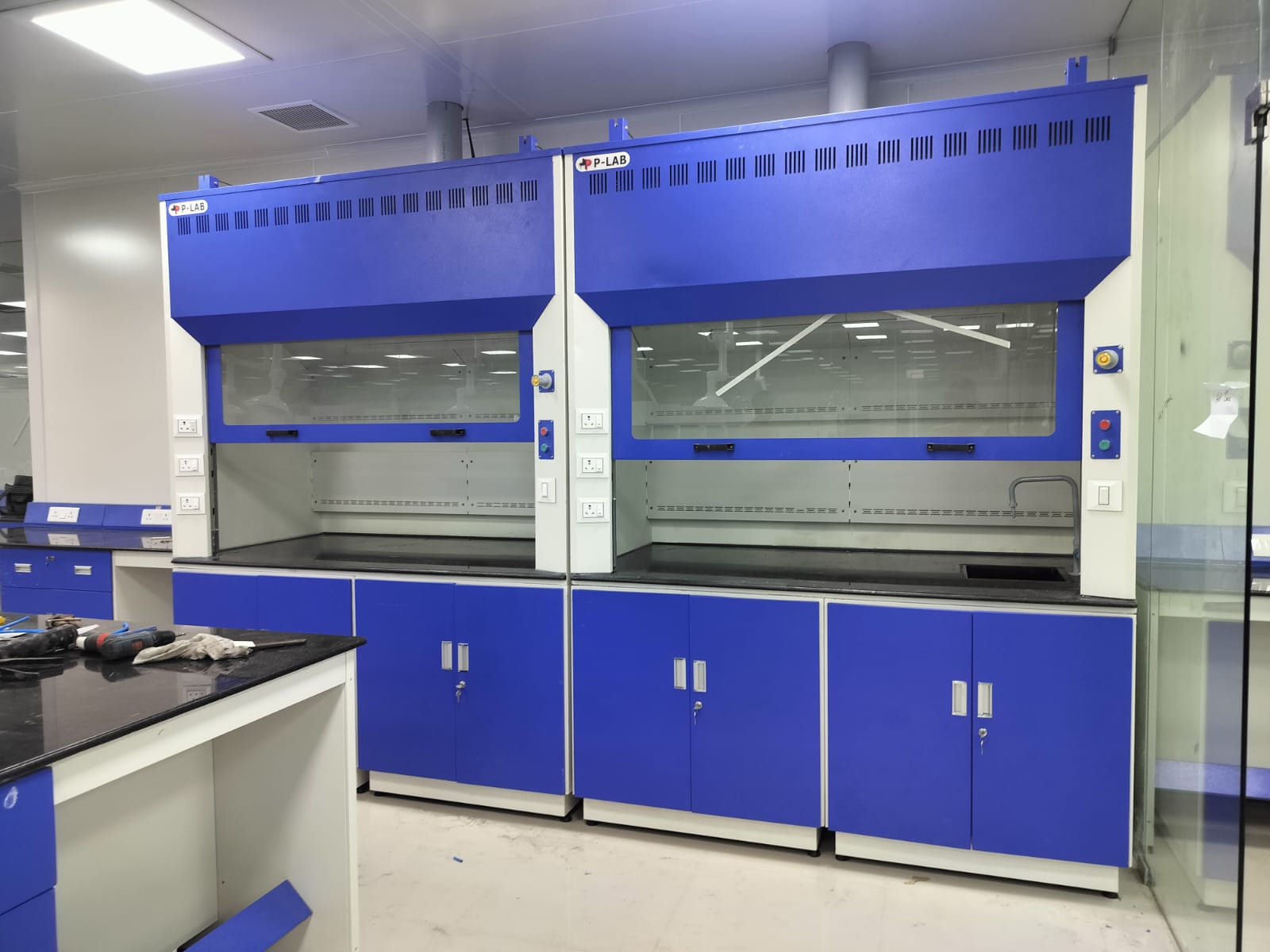 lab furniture manufacturer in Mumbai