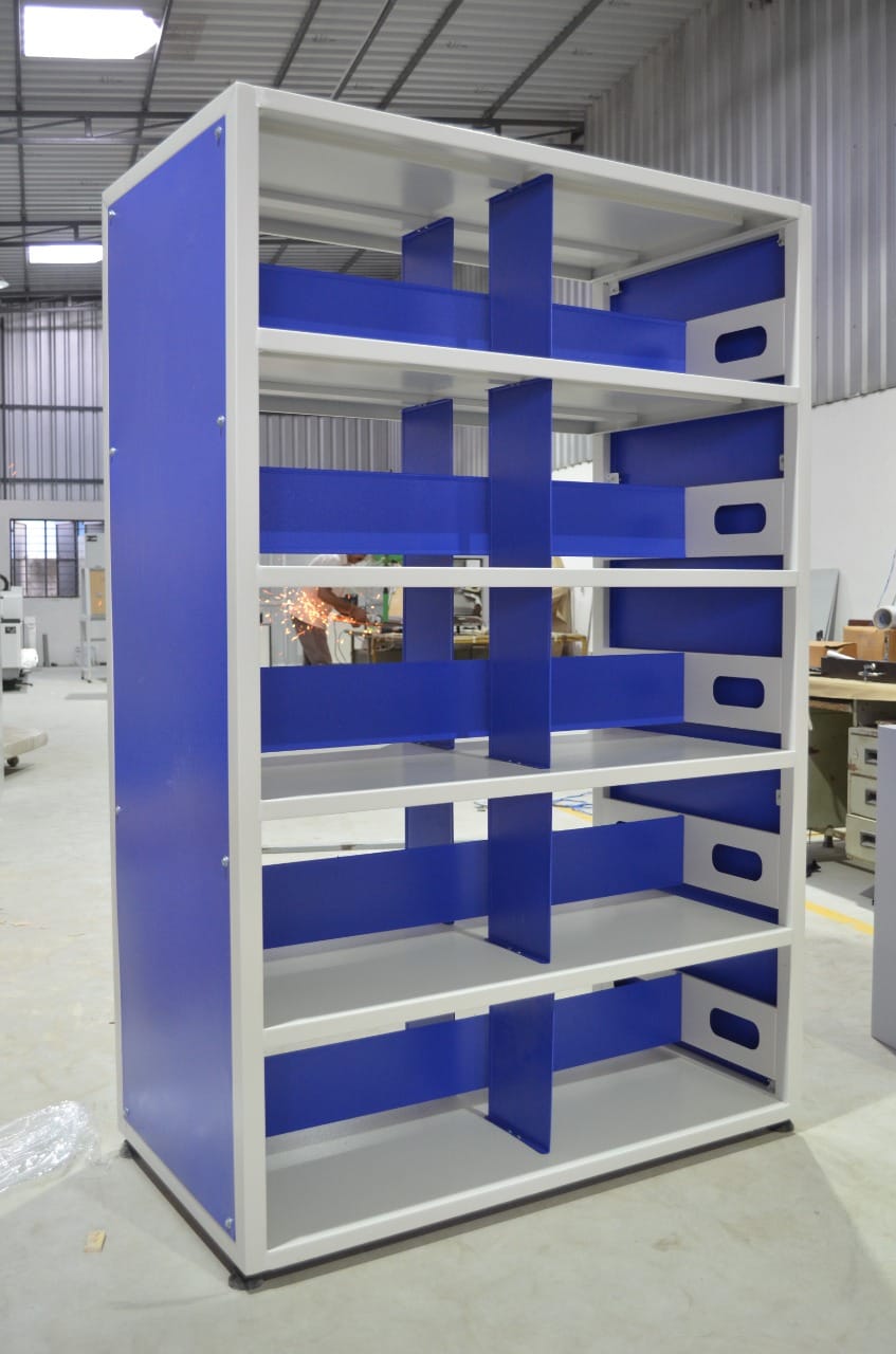 lab furniture manufacturer in Kolhapur