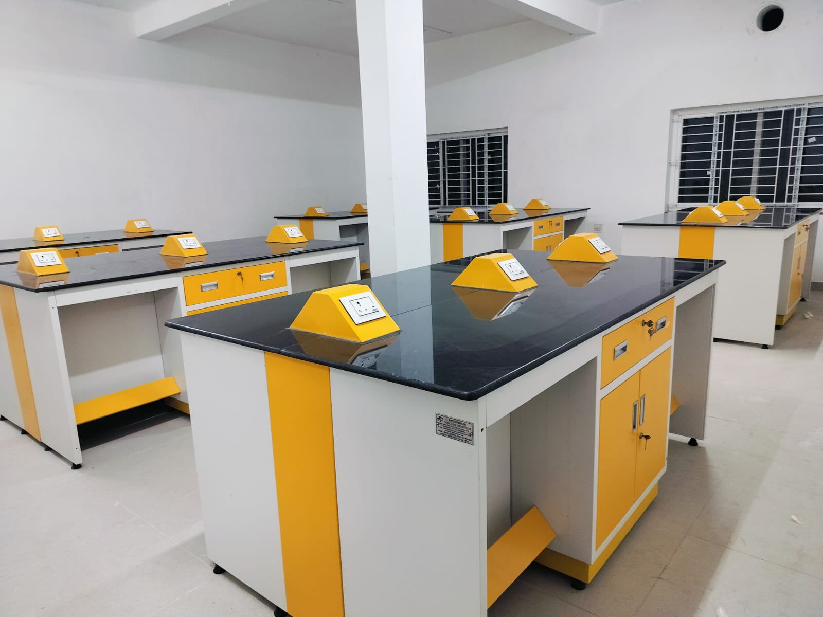 Laboratory Power Panel Manufacturer