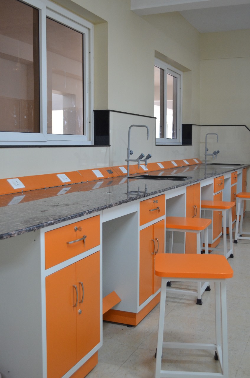 lab tables manufacture in Mysuru
