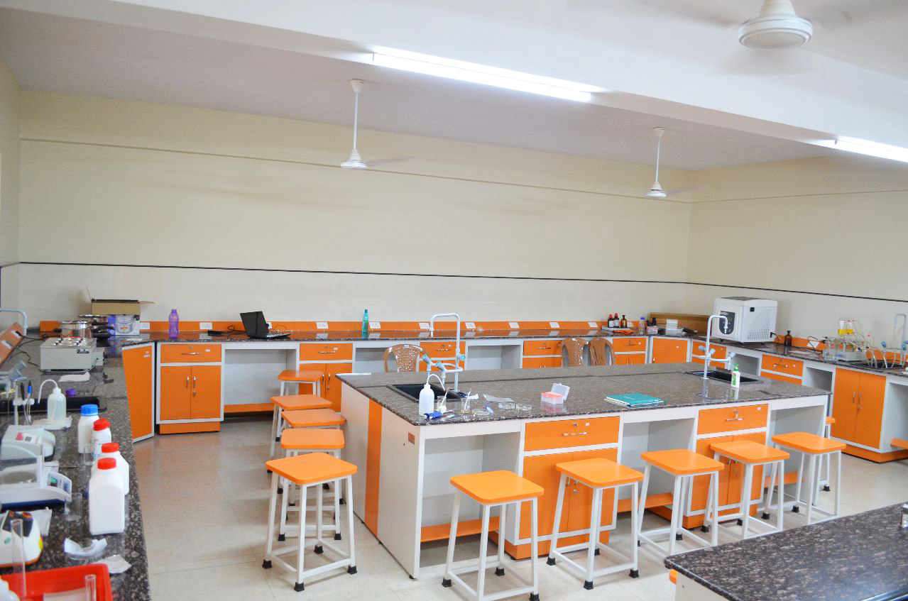 laboratory tables for clean environments